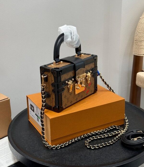 Modern Style Trendy Bag L5325