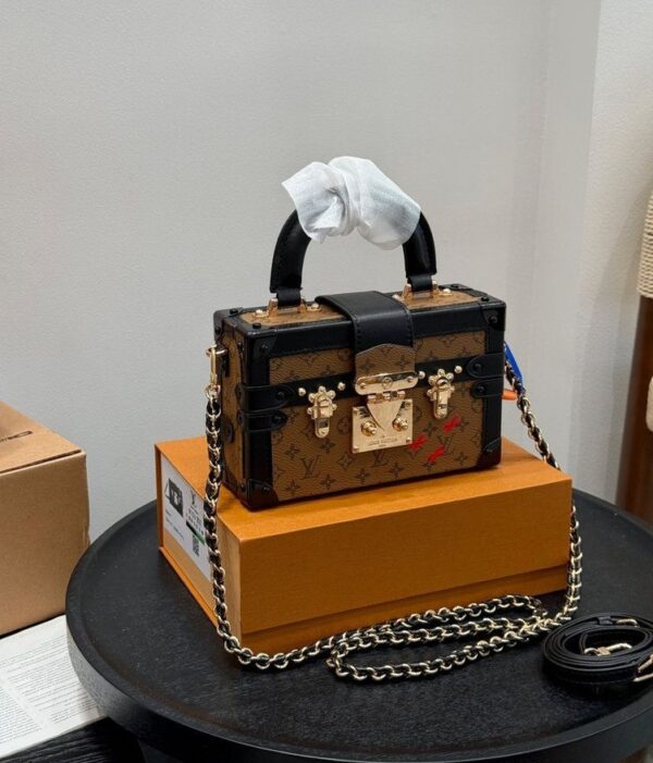Modern Style Trendy Bag L5325