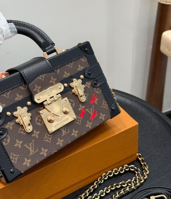 Modern Style Trendy Bag L5325
