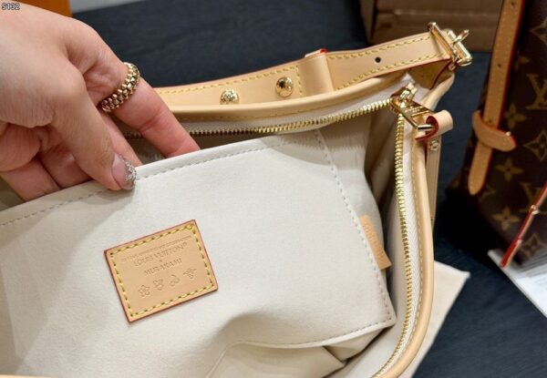 Modern Style Trendy Bag L5309