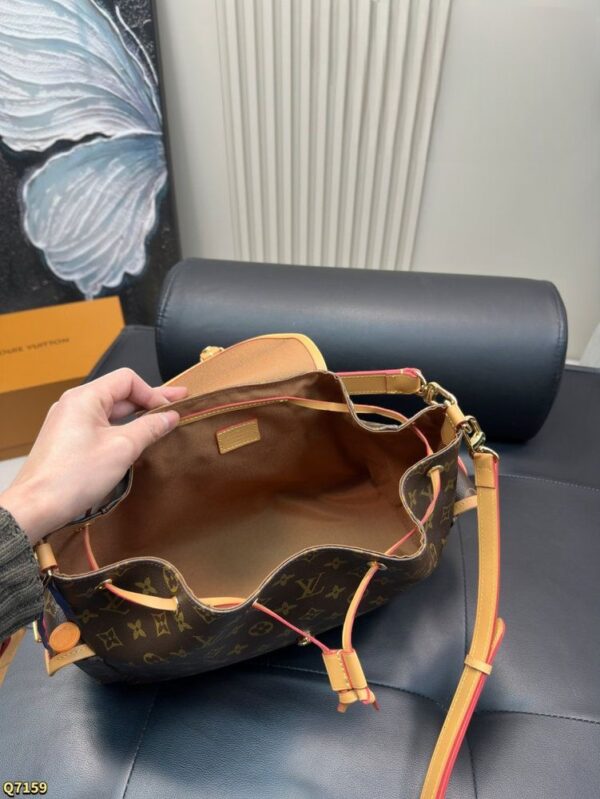 Modern Style Trendy Bag L5305