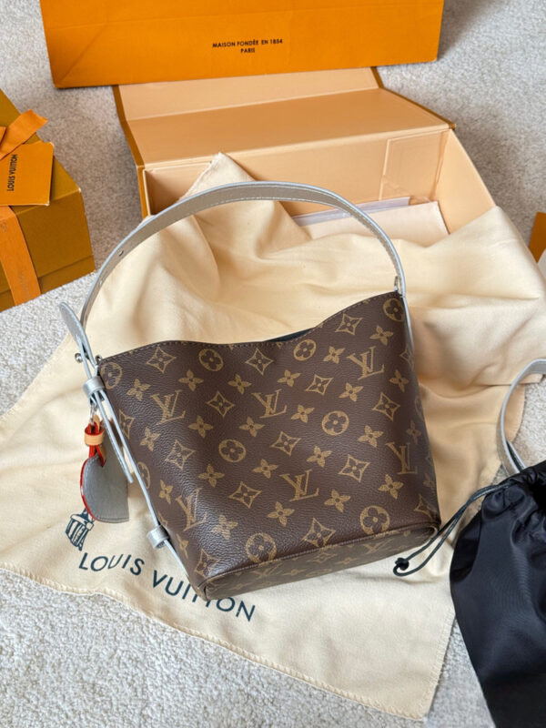 Modern Style Trendy Bag L5313