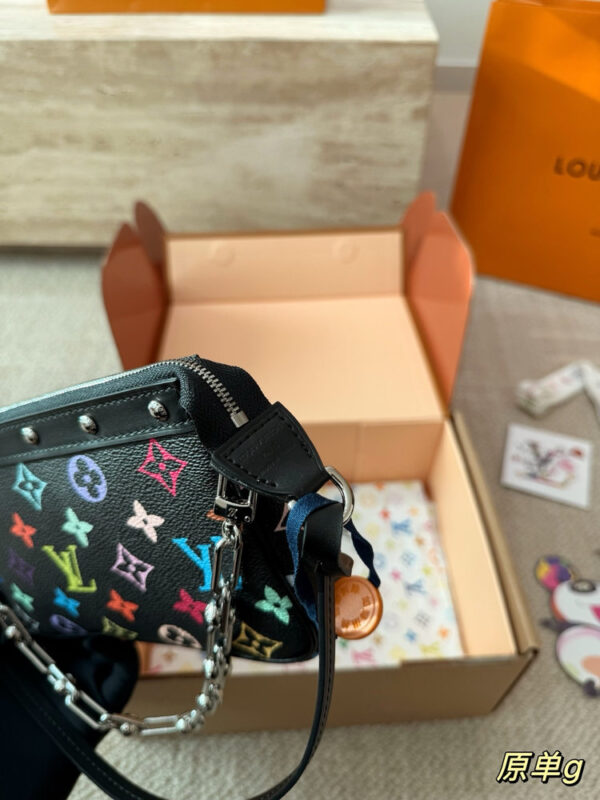 Modern Style Trendy Bag L5301