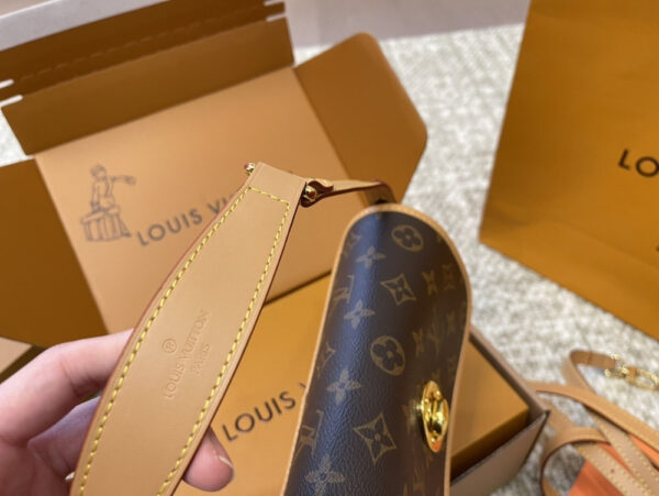 Modern Style Trendy Bag L5282