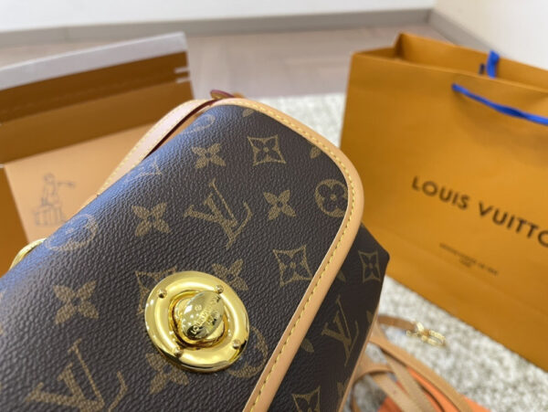 Modern Style Trendy Bag L5282
