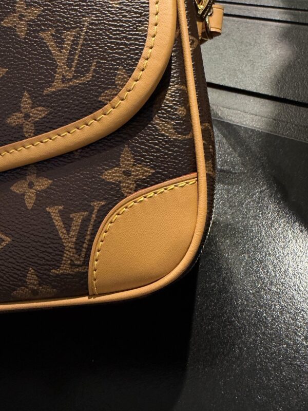 Modern Style Trendy Bag L311