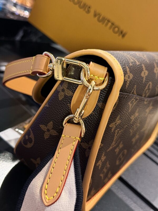 Modern Style Trendy Bag L311