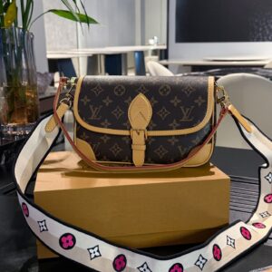 Modern Style Trendy Bag L311