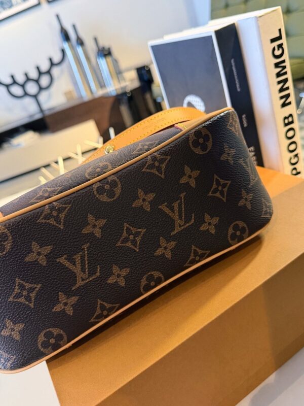 Modern Style Trendy Bag L310