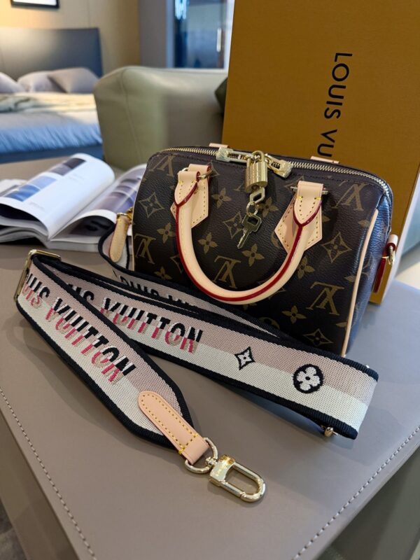Modern Style Trendy Bag L309