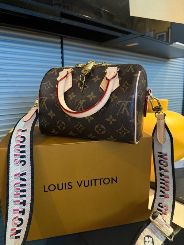 Modern Style Trendy Bag L309
