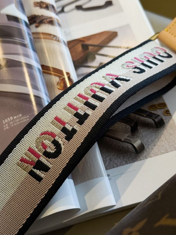 Modern Style Trendy Bag L309