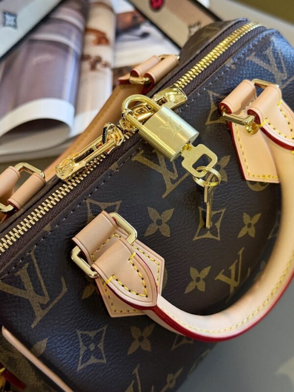 Modern Style Trendy Bag L309