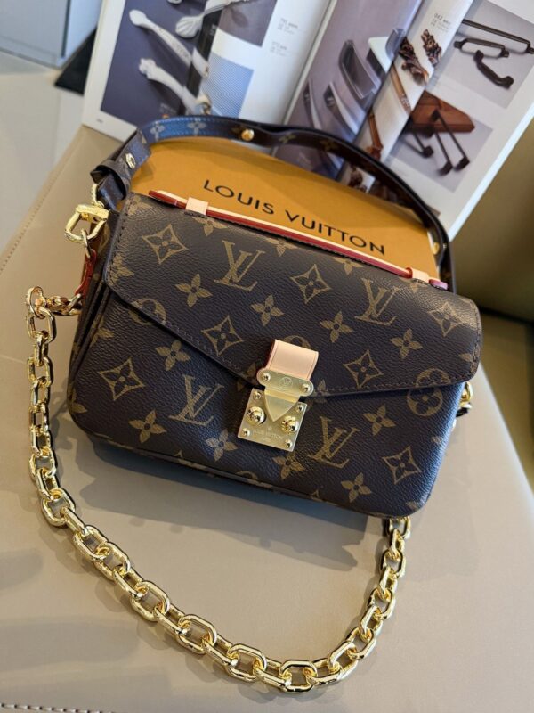 Modern Style Trendy Bag L307