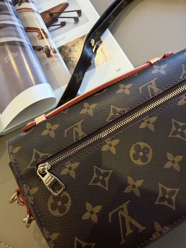 Modern Style Trendy Bag L307