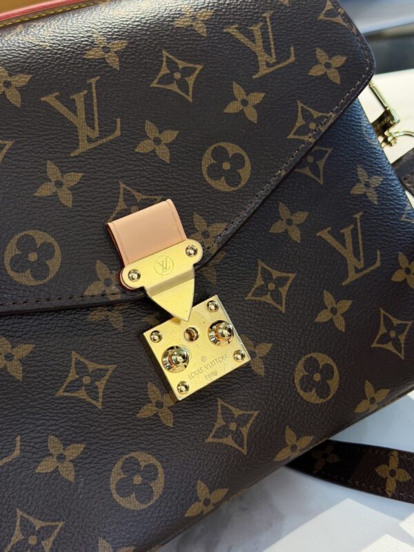 Modern Style Trendy Bag L306