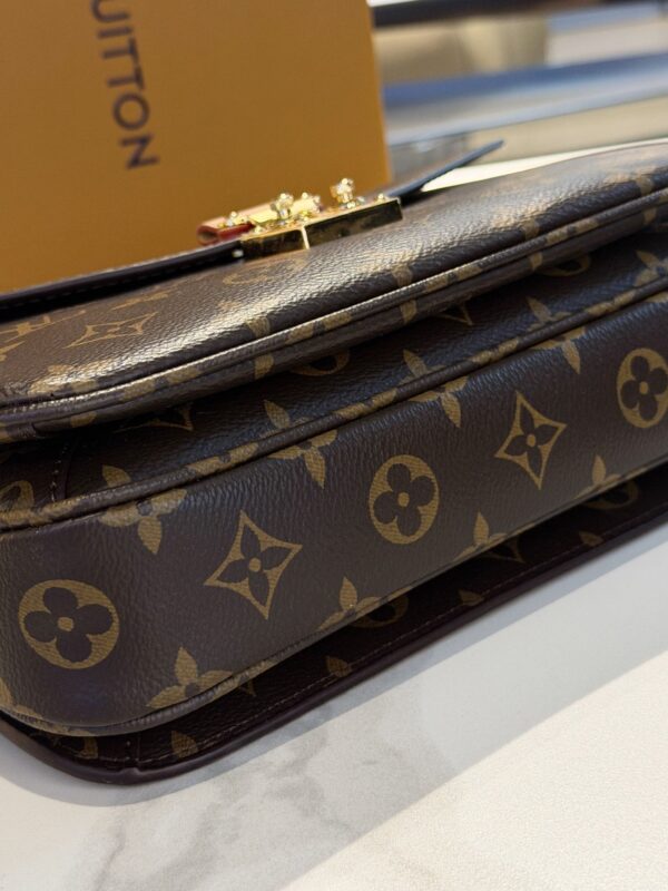 Modern Style Trendy Bag L306