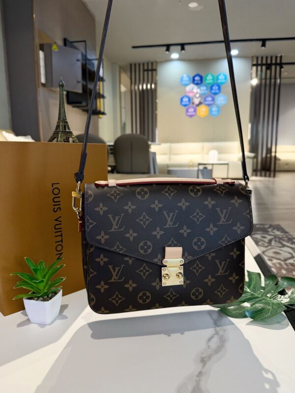 Modern Style Trendy Bag L306