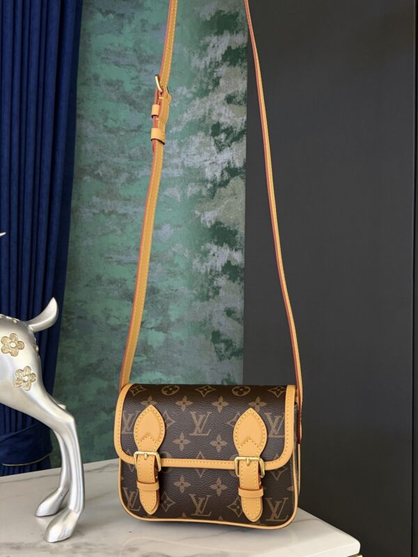 Modern Style Trendy Bag L305