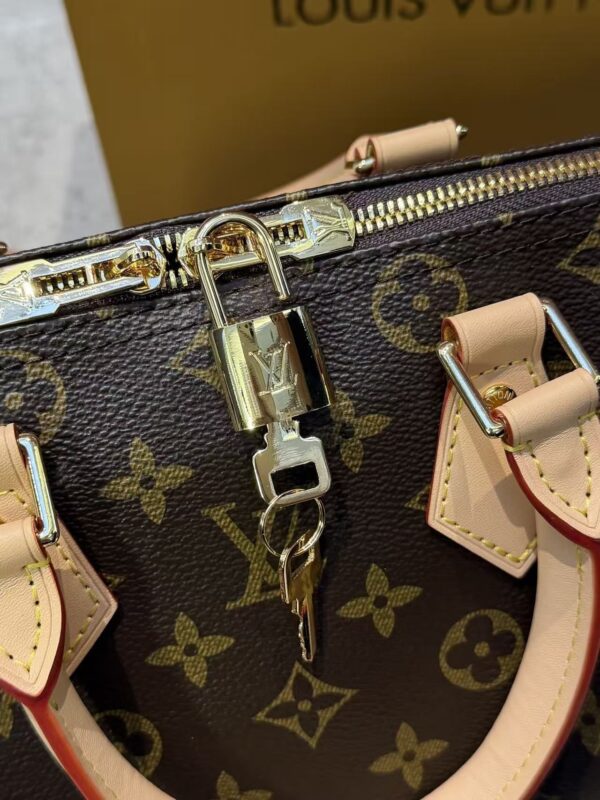 Modern Style Trendy Bag L303