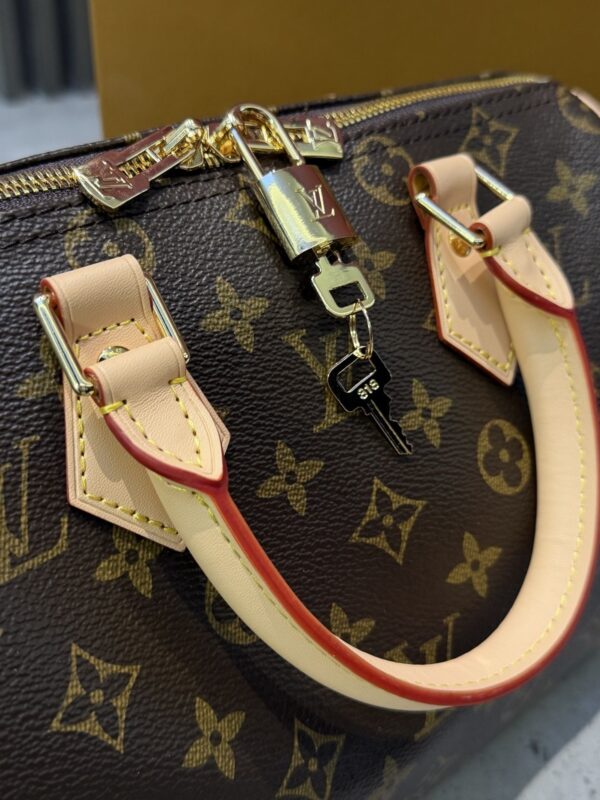 Modern Style Trendy Bag L303