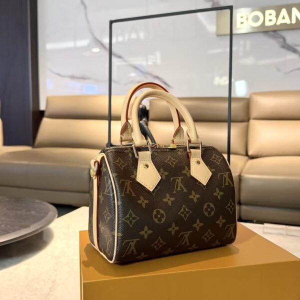 Modern Style Trendy Bag L301