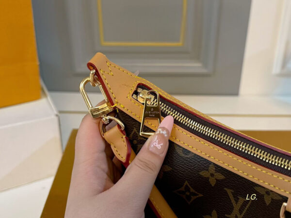 Modern Style Trendy Bag L5357
