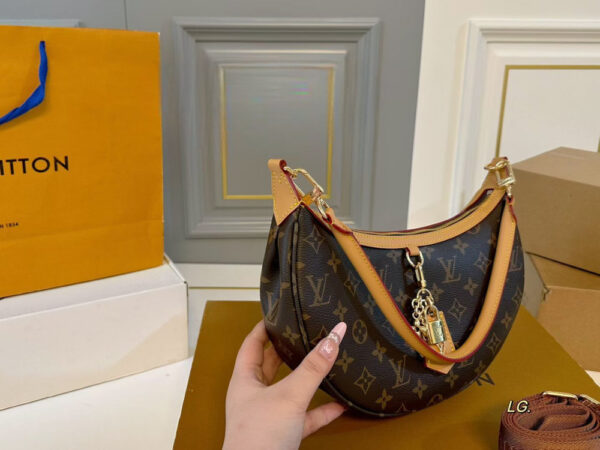 Modern Style Trendy Bag L5357