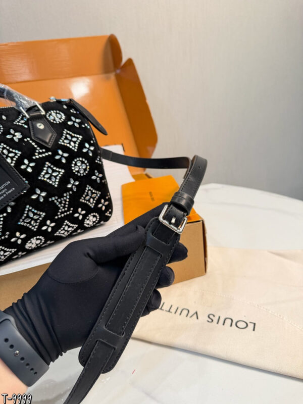 Modern Style Trendy Bag L5356