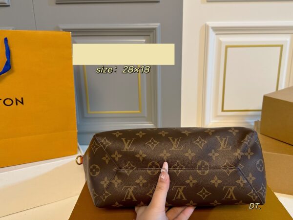 Modern Style Trendy Bag L5260
