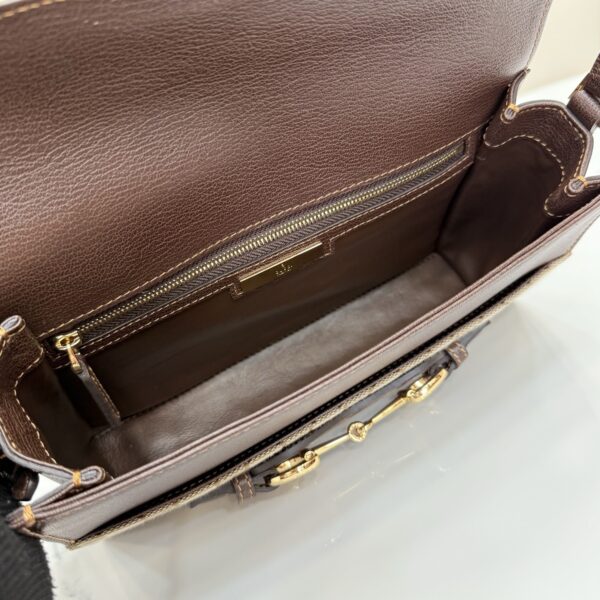 Modern Style Trendy GG Horsebit Ristretto Medium KK05050