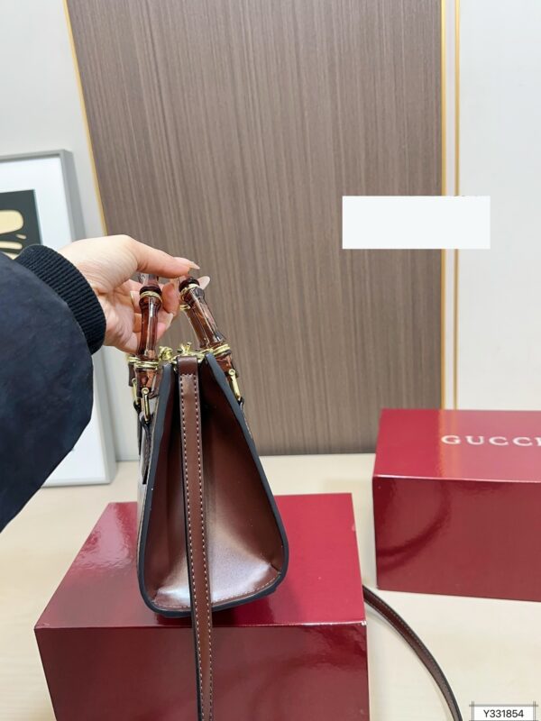 Modern Style Trendy GG Handbag GG26131