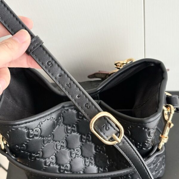 Iconic GG Handbag 815118