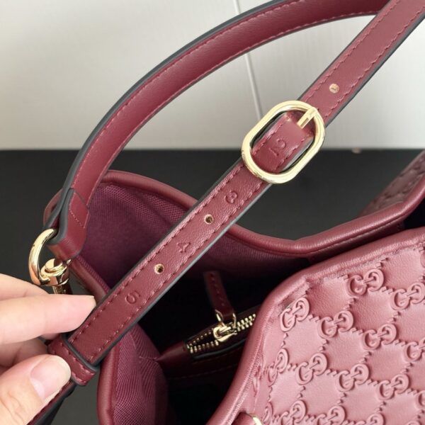 Iconic GG Handbag 815103
