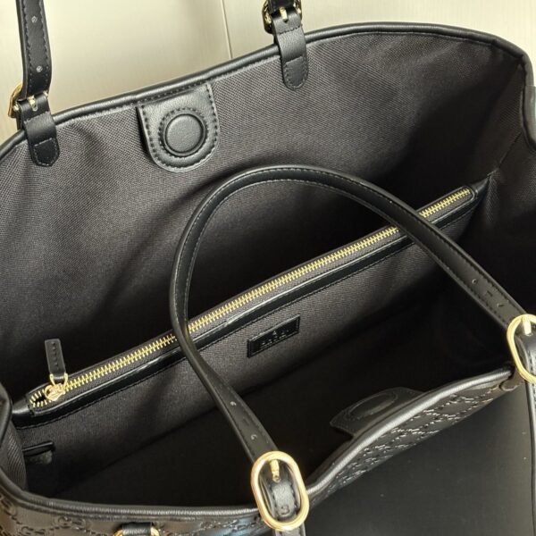 Iconic GG Handbag 815213