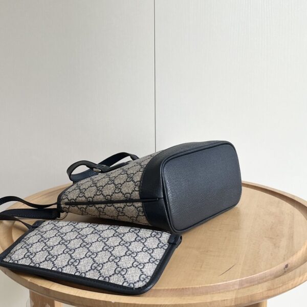 Iconic GG Handbag 811716
