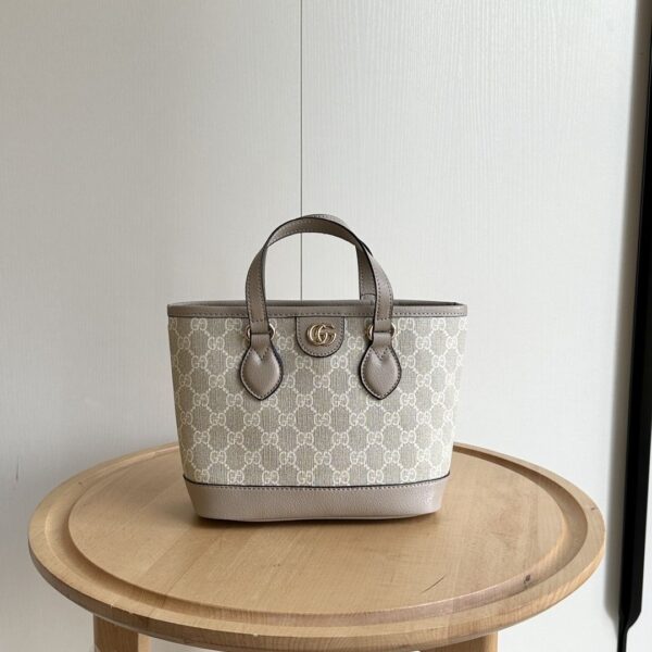 Iconic GG Handbag 811716