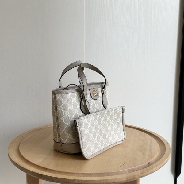 Iconic GG Handbag 811716