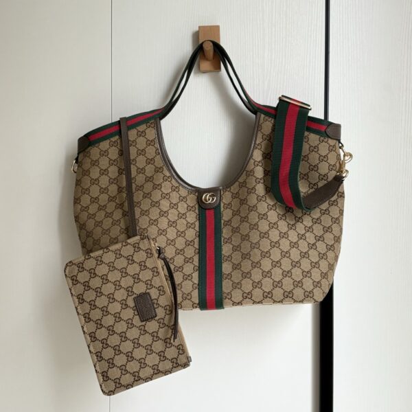 Iconic GG Handbag 853971.2
