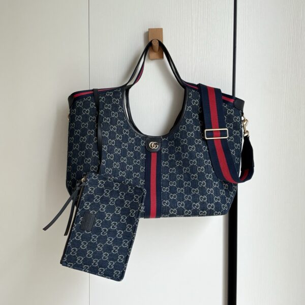 Iconic GG Handbag 853971.2