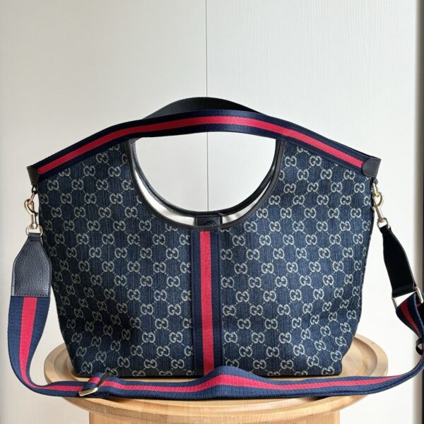 Iconic GG Handbag 853971.2