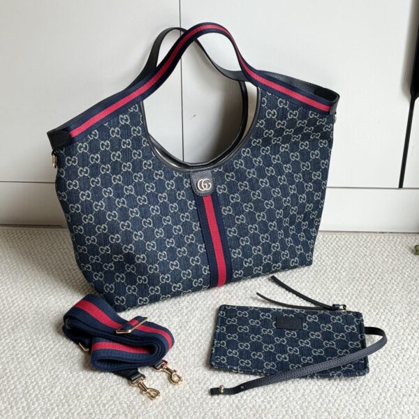 Iconic GG Handbag 853971.2