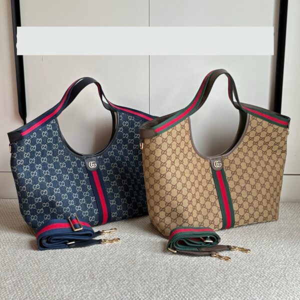Iconic GG Handbag 853971.2