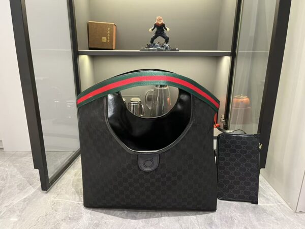 Iconic GG Handbag 853971.1