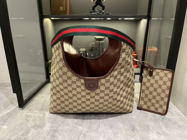 Iconic GG Handbag 853971.1