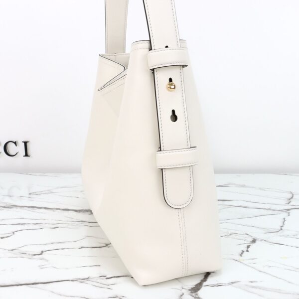 Modern Style Trendy GG Handbag 850926.1