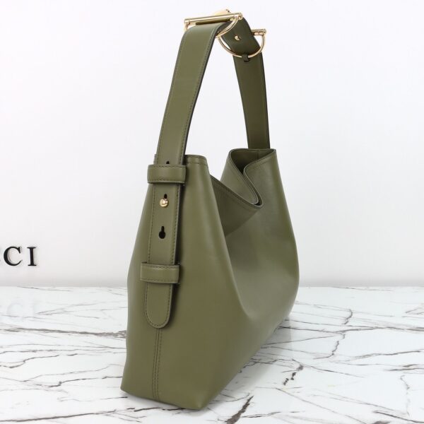 Modern Style Trendy GG Handbag 850926.1