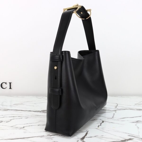 Modern Style Trendy GG Handbag 850926.1
