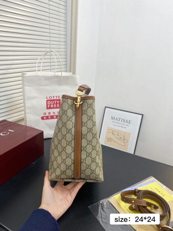 Modern Style Trendy Bag G4116