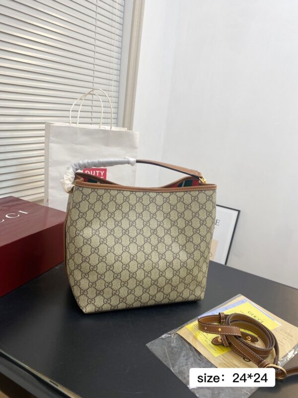 Modern Style Trendy Bag G4116